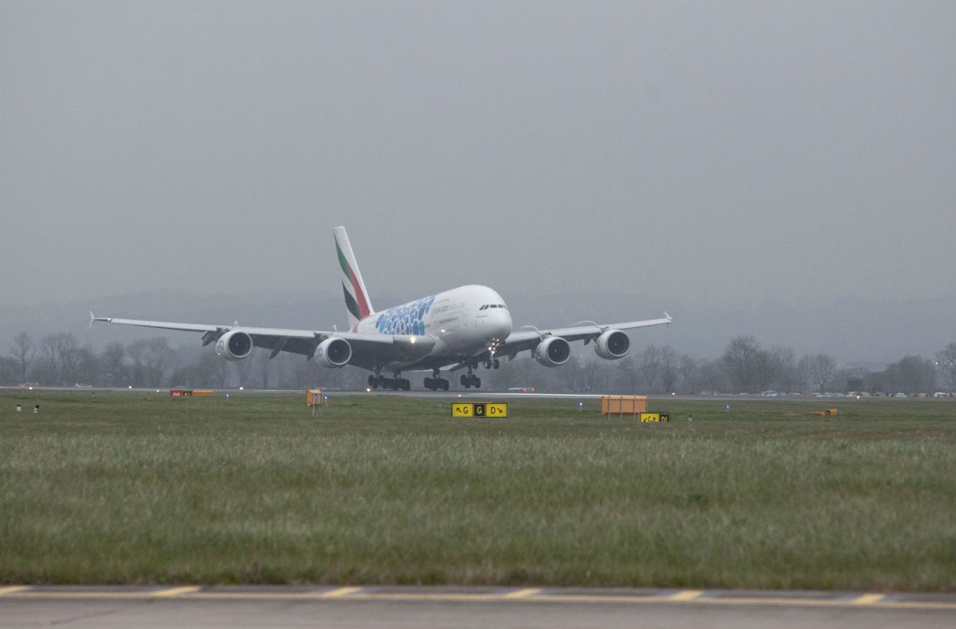 Glasgow Airport and Emirates make Scottish aviation history as the A380 touches down