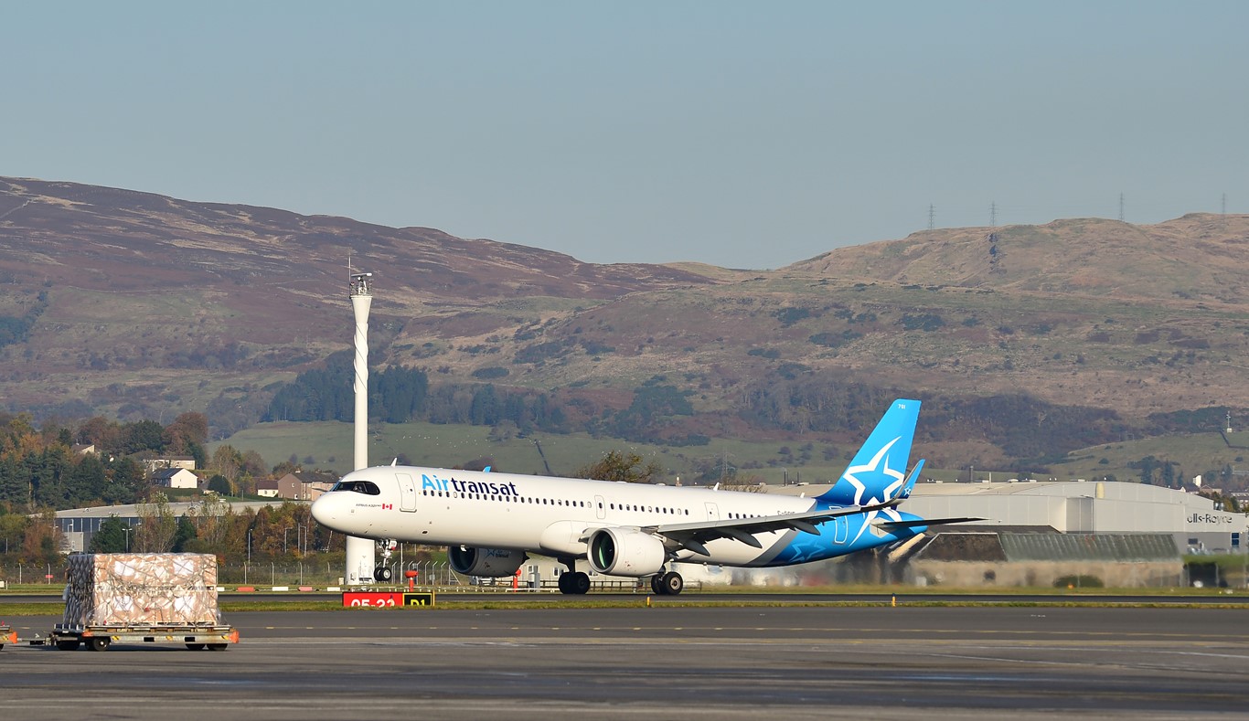 Air Transat marks first ever arrival of Airbus A321neoLR at Glasgow Airport